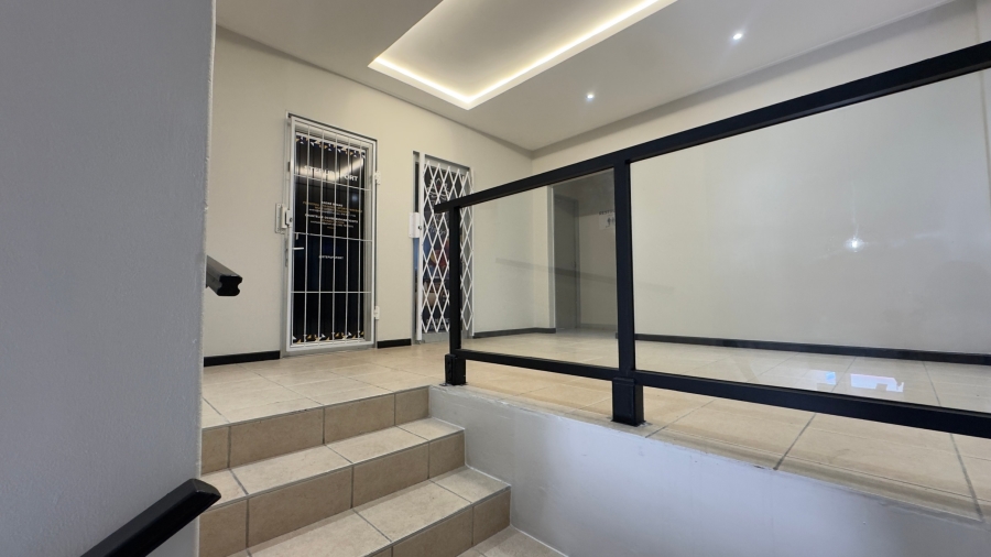 To Let Commercial Property for Rent in Somerset West Western Cape